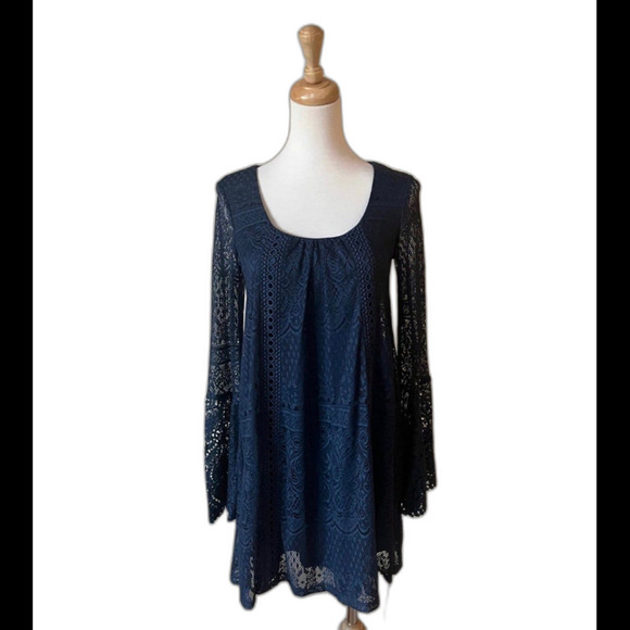 XS Blue Lace Long Sleeve Tunic Top with Bell Sleeve - Picture 1 of 5